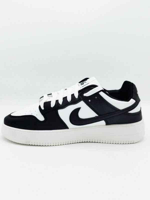 Nike Airforce - Image 2